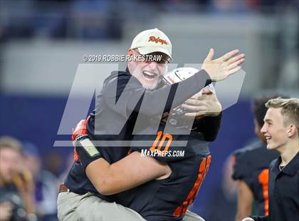 Thumbnail 1 in Post vs. Refugio (UIL 2A Division 1 Final) photogallery.