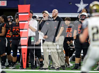 Thumbnail 2 in Post vs. Refugio (UIL 2A Division 1 Final) photogallery.