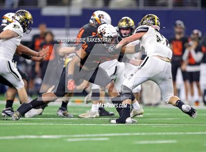 Thumbnail 1 in Post vs. Refugio (UIL 2A Division 1 Final) photogallery.