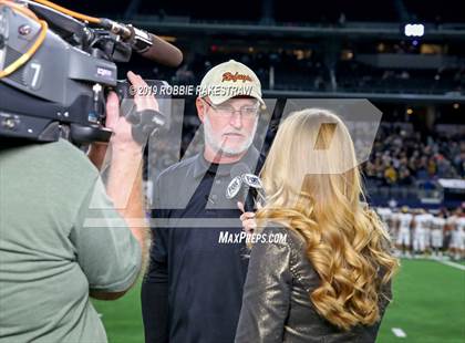 Thumbnail 1 in Post vs. Refugio (UIL 2A Division 1 Final) photogallery.
