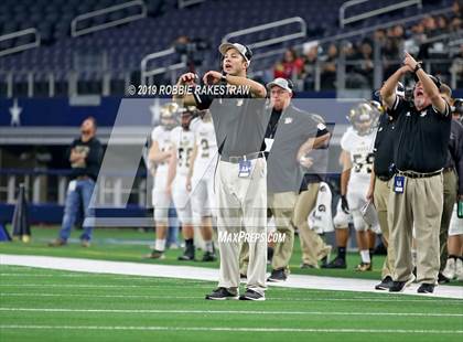 Thumbnail 1 in Post vs. Refugio (UIL 2A Division 1 Final) photogallery.
