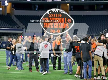 Thumbnail 3 in Post vs. Refugio (UIL 2A Division 1 Final) photogallery.