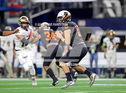 Thumbnail 3 in Post vs. Refugio (UIL 2A Division 1 Final) photogallery.