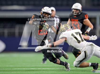 Thumbnail 3 in Post vs. Refugio (UIL 2A Division 1 Final) photogallery.