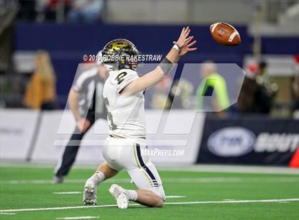 Thumbnail 3 in Post vs. Refugio (UIL 2A Division 1 Final) photogallery.