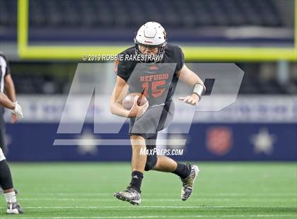 Thumbnail 1 in Post vs. Refugio (UIL 2A Division 1 Final) photogallery.
