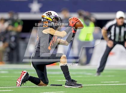 Thumbnail 3 in Post vs. Refugio (UIL 2A Division 1 Final) photogallery.
