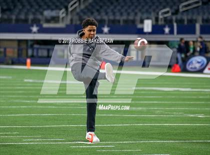 Thumbnail 3 in Post vs. Refugio (UIL 2A Division 1 Final) photogallery.