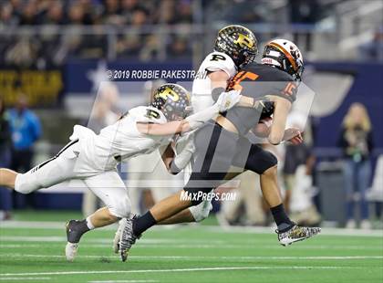 Thumbnail 2 in Post vs. Refugio (UIL 2A Division 1 Final) photogallery.