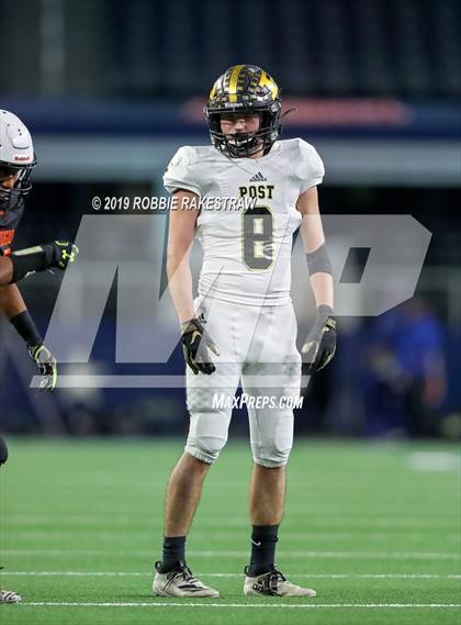 Thumbnail 3 in Post vs. Refugio (UIL 2A Division 1 Final) photogallery.