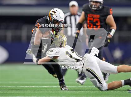 Thumbnail 1 in Post vs. Refugio (UIL 2A Division 1 Final) photogallery.