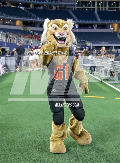 Thumbnail 3 in Post vs. Refugio (UIL 2A Division 1 Final) photogallery.