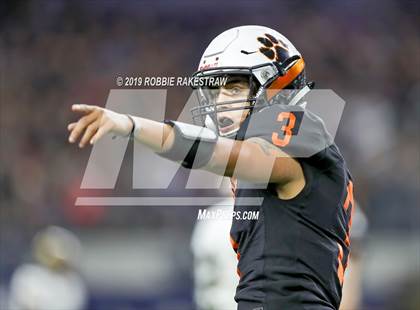 Thumbnail 1 in Post vs. Refugio (UIL 2A Division 1 Final) photogallery.