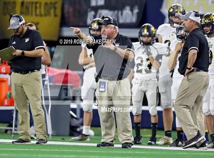 Thumbnail 1 in Post vs. Refugio (UIL 2A Division 1 Final) photogallery.