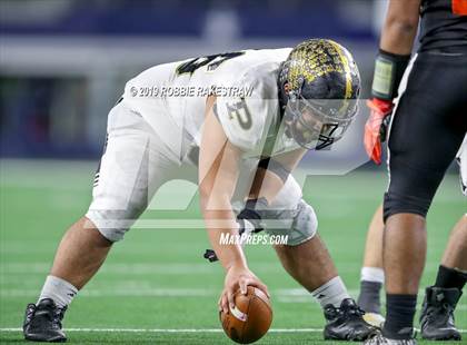 Thumbnail 1 in Post vs. Refugio (UIL 2A Division 1 Final) photogallery.