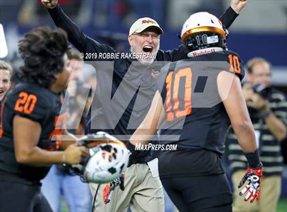 Thumbnail 3 in Post vs. Refugio (UIL 2A Division 1 Final) photogallery.