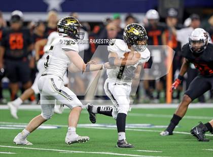 Thumbnail 2 in Post vs. Refugio (UIL 2A Division 1 Final) photogallery.