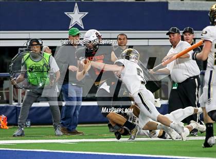 Thumbnail 2 in Post vs. Refugio (UIL 2A Division 1 Final) photogallery.