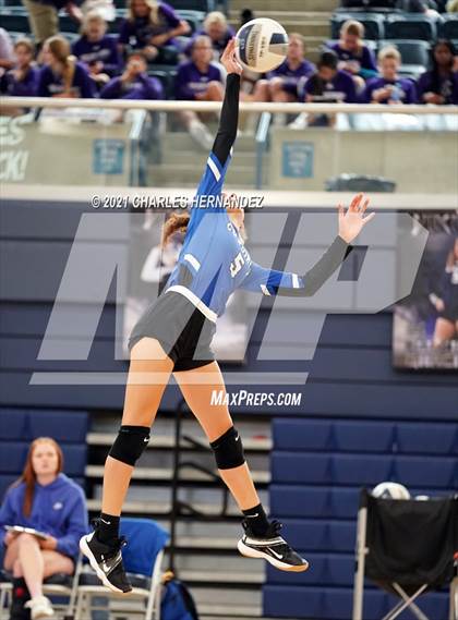 Thumbnail 3 in Fort Bend Kempner vs. McMullen County (BCS Classic) photogallery.