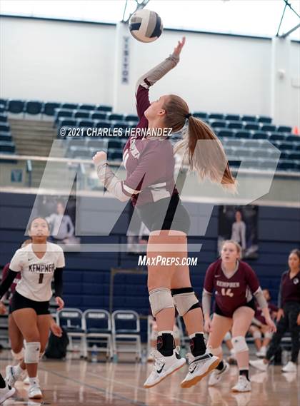 Thumbnail 3 in Fort Bend Kempner vs. McMullen County (BCS Classic) photogallery.