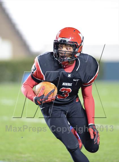 Thumbnail 1 in Monroe vs. T.W. Andrews (NCHSAA 2AA Final) photogallery.