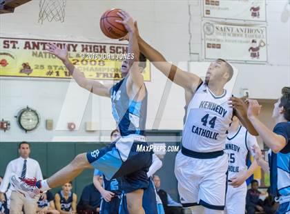 Thumbnail 3 in Christian Brothers Academy vs Kennedy Catholic (Skyline Classic) photogallery.