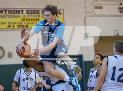 Thumbnail 1 in Christian Brothers Academy vs Kennedy Catholic (Skyline Classic) photogallery.