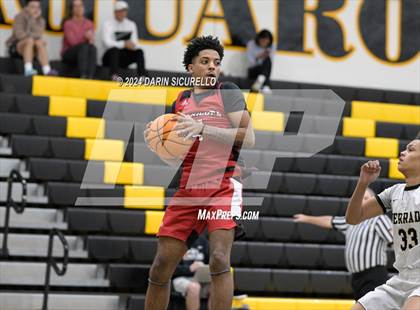 Thumbnail 2 in Verrado vs Maricopa   (Saguaro Holiday Classic) photogallery.