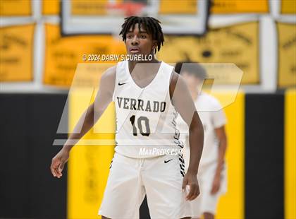 Thumbnail 3 in Verrado vs Maricopa   (Saguaro Holiday Classic) photogallery.