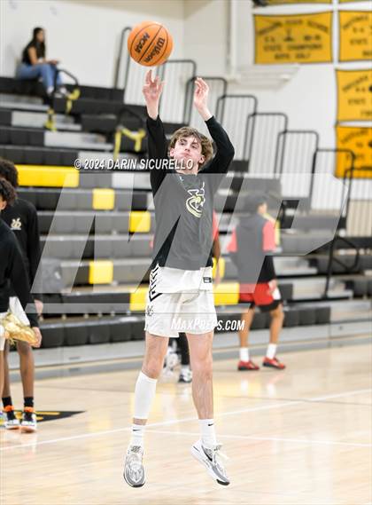 Thumbnail 3 in Verrado vs Maricopa   (Saguaro Holiday Classic) photogallery.
