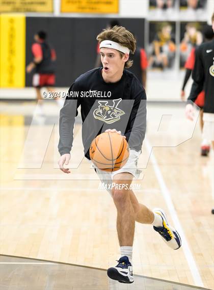 Thumbnail 2 in Verrado vs Maricopa   (Saguaro Holiday Classic) photogallery.