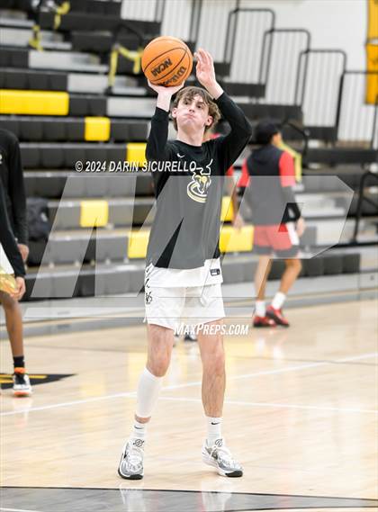 Thumbnail 2 in Verrado vs Maricopa   (Saguaro Holiday Classic) photogallery.