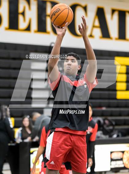 Thumbnail 2 in Verrado vs Maricopa   (Saguaro Holiday Classic) photogallery.