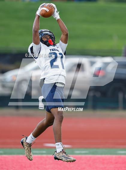 Thumbnail 3 in Douglas County @ Rome (Scrimmage) photogallery.