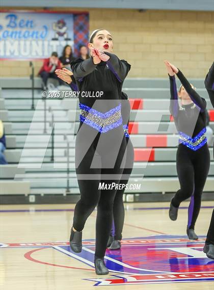 Thumbnail 1 in Ben Lomond "Lassies" photogallery.