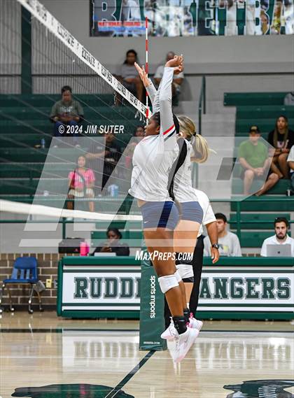Thumbnail 3 in Rudder vs Madisonville photogallery.
