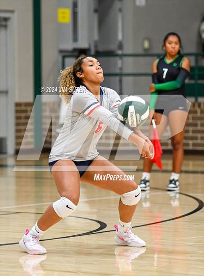 Thumbnail 3 in Rudder vs Madisonville photogallery.
