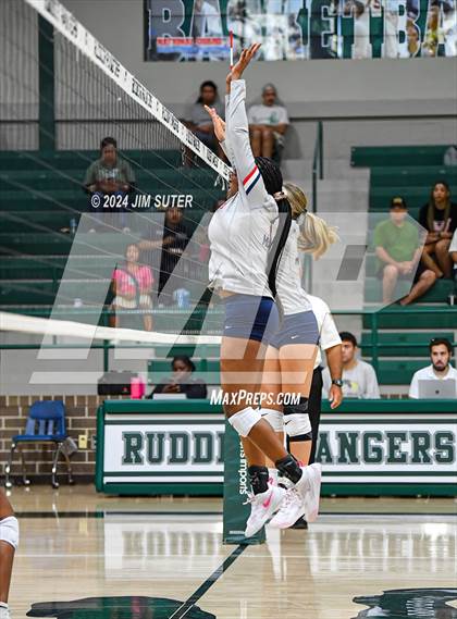 Thumbnail 1 in Rudder vs Madisonville photogallery.