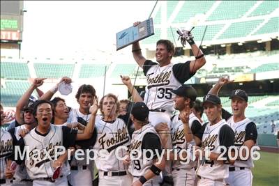 Thumbnail 1 in St. Francis vs Foothill (D2 Section Final) photogallery.