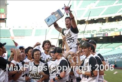 Thumbnail 3 in St. Francis vs Foothill (D2 Section Final) photogallery.