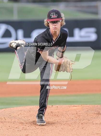 Thumbnail 3 in Red Mountain vs. Corona del Sol (AIA 6A Round 3A Playoff) photogallery.