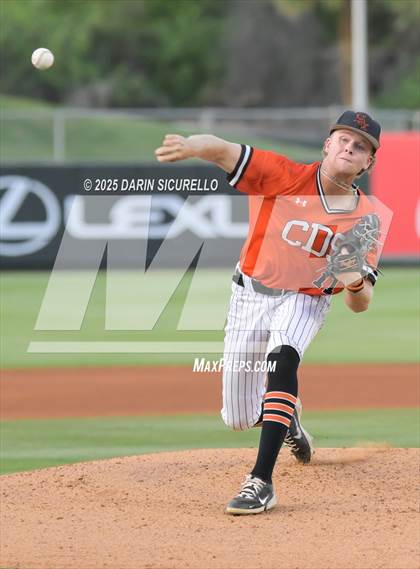 Thumbnail 2 in Red Mountain vs. Corona del Sol (AIA 6A Round 3A Playoff) photogallery.
