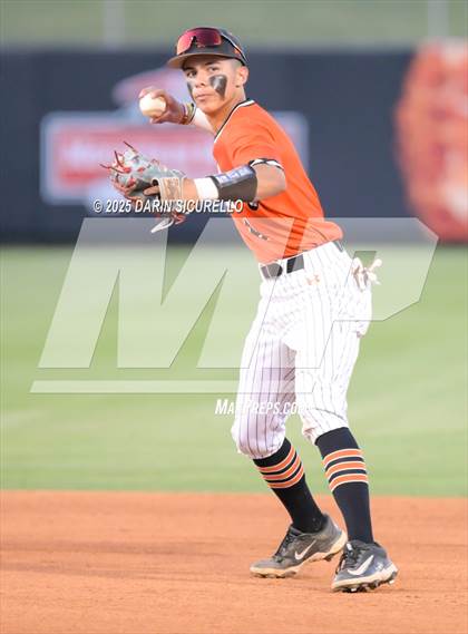 Thumbnail 3 in Red Mountain vs. Corona del Sol (AIA 6A Round 3A Playoff) photogallery.