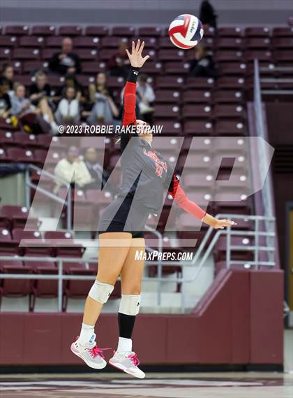 Thumbnail 2 in Central Heights vs. Lorena (UIL 3A Regional Semi-Finals) photogallery.