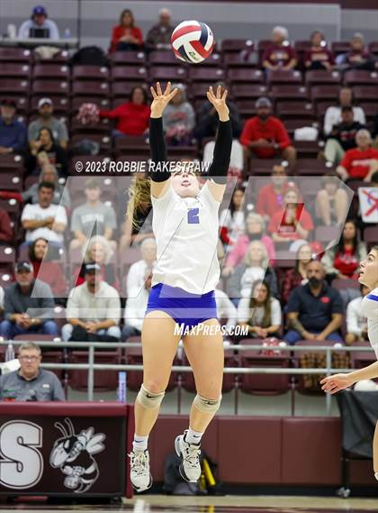 Thumbnail 3 in Central Heights vs. Lorena (UIL 3A Regional Semi-Finals) photogallery.