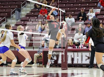 Thumbnail 1 in Central Heights vs. Lorena (UIL 3A Regional Semi-Finals) photogallery.