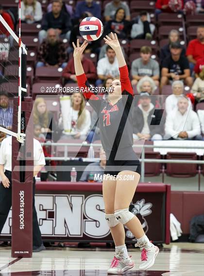 Thumbnail 2 in Central Heights vs. Lorena (UIL 3A Regional Semi-Finals) photogallery.
