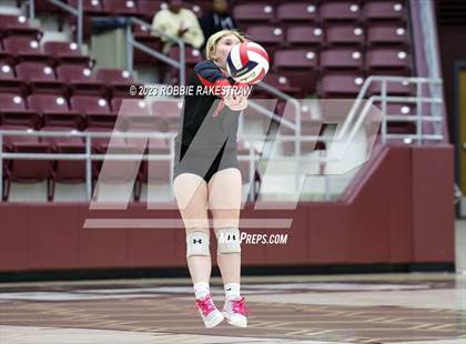 Thumbnail 3 in Central Heights vs. Lorena (UIL 3A Regional Semi-Finals) photogallery.