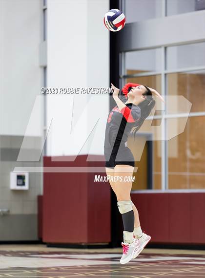 Thumbnail 3 in Central Heights vs. Lorena (UIL 3A Regional Semi-Finals) photogallery.