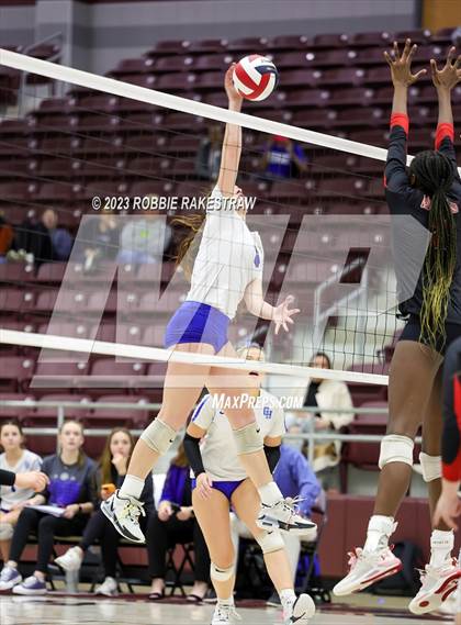 Thumbnail 3 in Central Heights vs. Lorena (UIL 3A Regional Semi-Finals) photogallery.